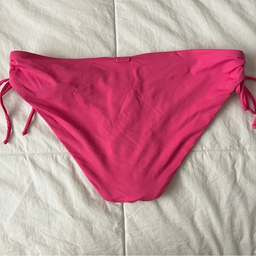 brand new Roxy swimsuit - Picture 3 of 8